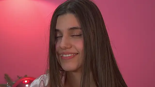 ArianaAllens Adlı Modelin Canlı XXX Sohbeti