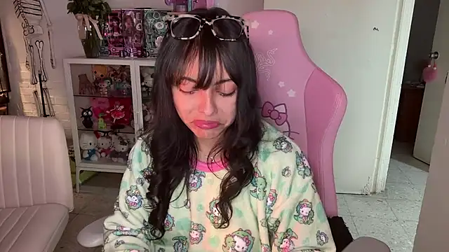 kaithra's Live XXX Chat