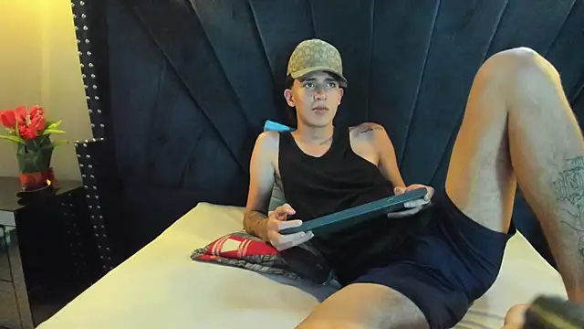 Xanderr_owen2's Live XXX Chat