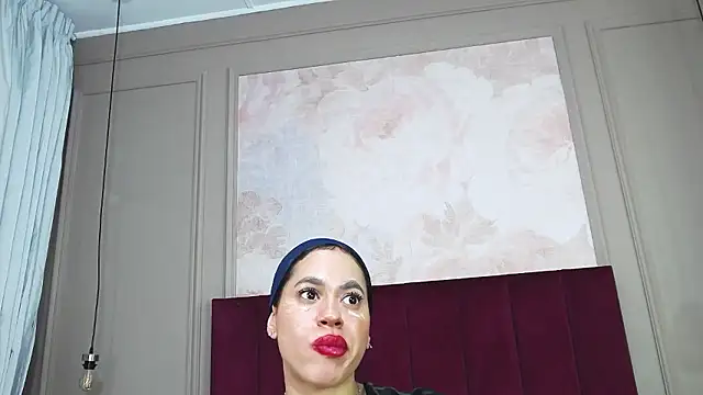 GiaTegel's Live XXX Chat