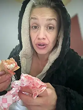 MAGDALAKOVANOVA Adlı Modelin Canlı XXX Sohbeti