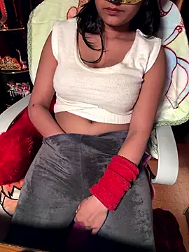 Lucky_Flora's Live XXX Chat