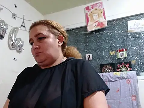 Perla1981-- Adlı Modelin Canlı XXX Sohbeti