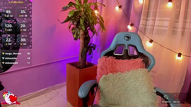 Chat +18 de Lia_little18 ao vivo