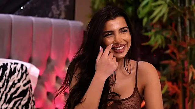 NicoleCellini Adlı Modelin Canlı XXX Sohbeti