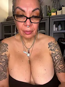dieseldame1313's Webcam Show