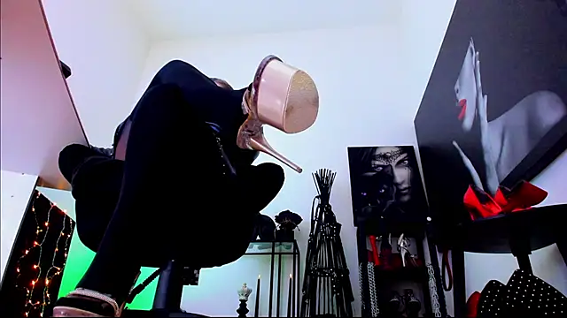 Chat XXX ao vivo de MistressDemisweet