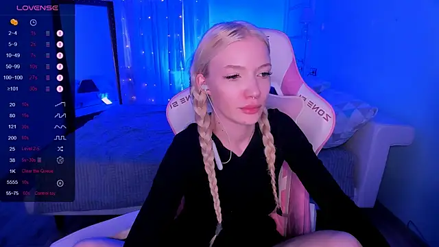 AnyaTaylor_: απευθείας συνομιλία ΧΧΧ