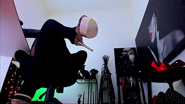 Chat XXX en directo de MistressDemisweet