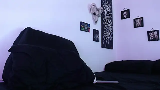 Valakiablood's Live XXX Chat