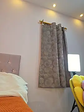 Pinkie_Princes: онлайн-секс-чат