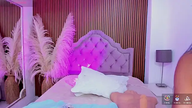 Онлайн чат XXX SelenaStonne