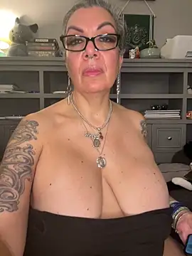 dieseldame1313's Live XXX Chat