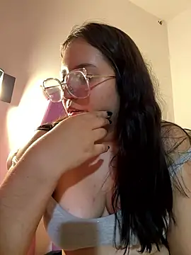 Angeldusttt Adlı Modelin Canlı XXX Sohbeti