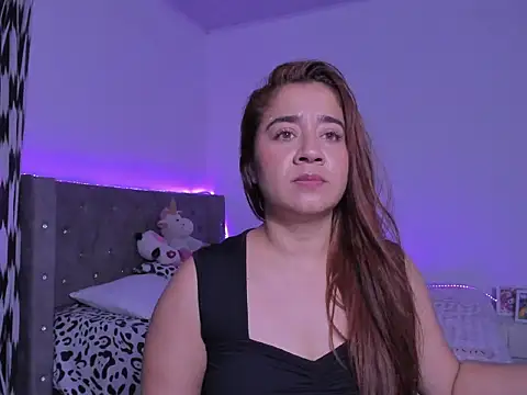 naive_natty10's Live XXX Chat