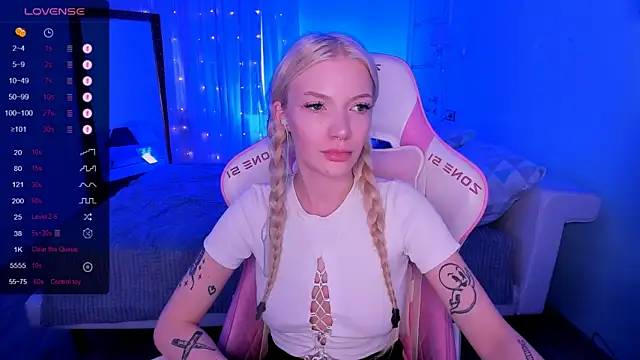 AnyaTaylor_ Chat XXX in diretta