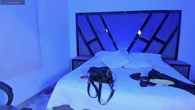 Chatroom XXX en direct de Agathaargent_