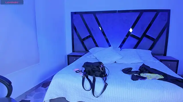 Agathaargent_: онлайн-секс-чат