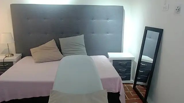 chaneelstark's Live XXX Chat