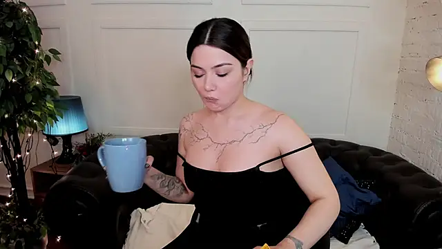 Dark_Moni élő XXX-chatje