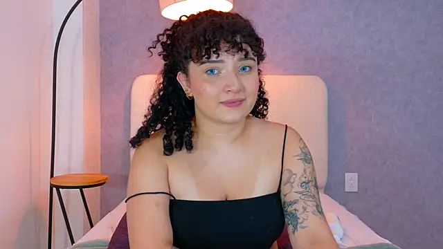 Tracielowe_w Adlı Modelin Canlı XXX Sohbeti