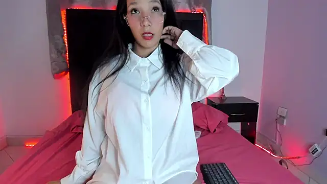 LuciaMoretti_'s Live XXX Chat