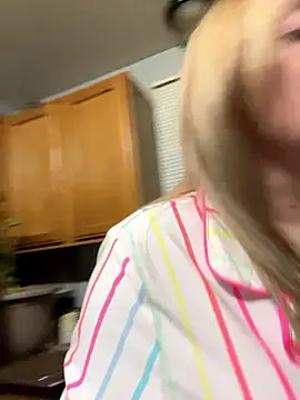 Titsandtats24's Live XXX Chat