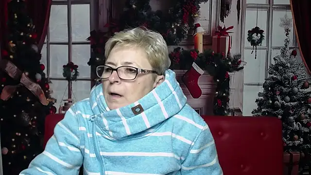 EmiliaGree's Live XXX Chat