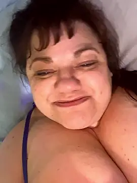 Luciouslouise72@xh's Live XXX Chat