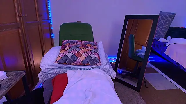 Giantonelawow's Live XXX Chat