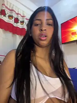 Chatroom XXX en direct de Milanyvero_