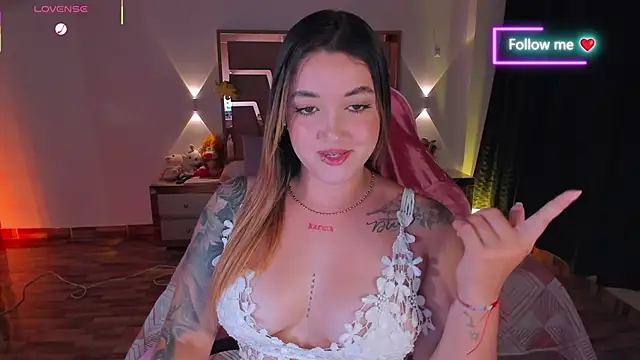 lunaarose's Live XXX Chat