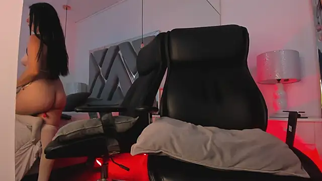 AnniEsstone's Live XXX Chat