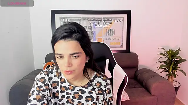 LucianaMoreau's Live XXX Chat