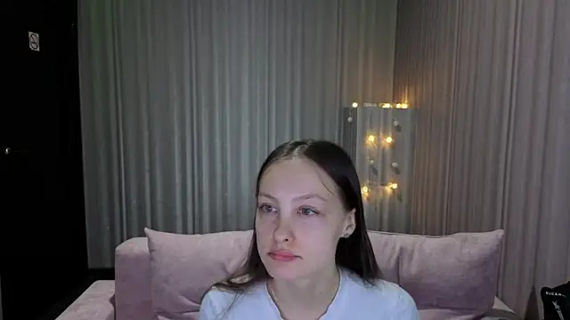 RoxyRay_'s Live XXX Chat