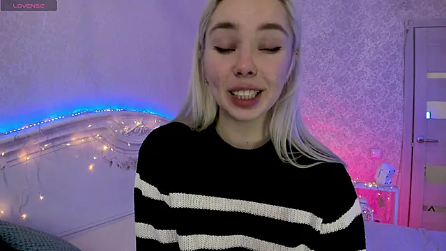 LillyMoure_'s Live XXX Chat