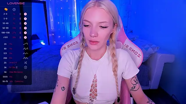 AnyaTaylor_: онлайн-секс-чат