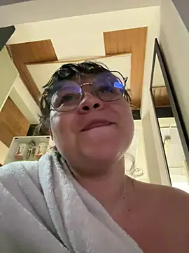 Chatroom XXX en direct de Larissa_Antonella