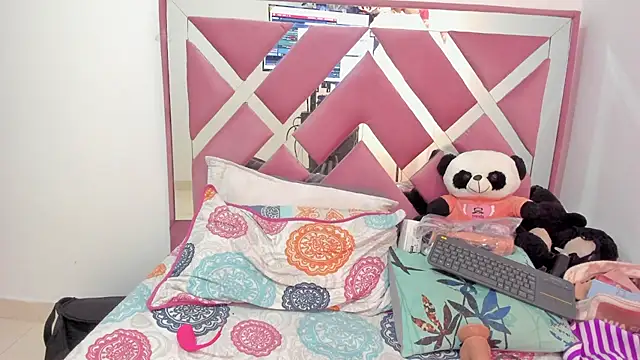 bellalumi's Live XXX Chat