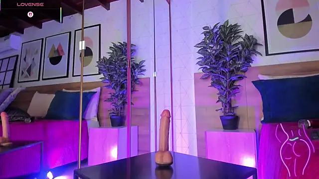 MiaKay1's Live XXX Chat