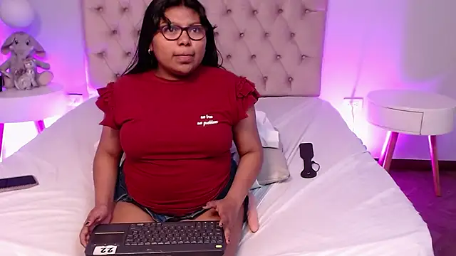 Kiri_Black_ Chat XXX live