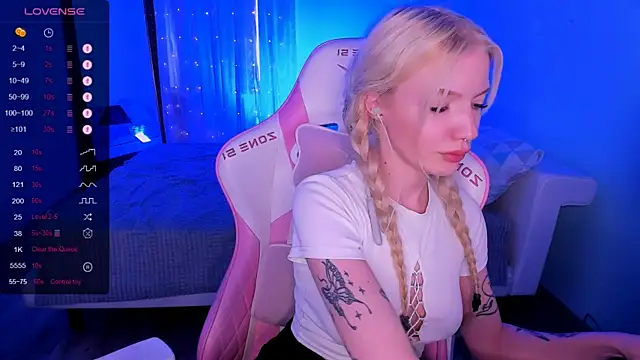 AnyaTaylor_ Live XXX-Chat