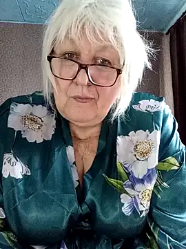 Alexia64231: онлайн-секс-чат