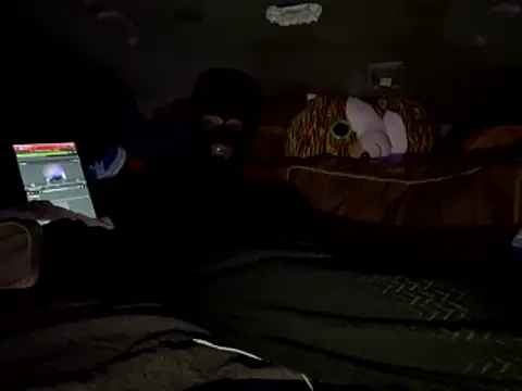 SlimeCrownzOut5's Live XXX Chat