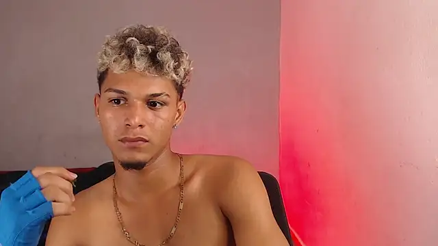 Master_hot06's Live XXX Chat