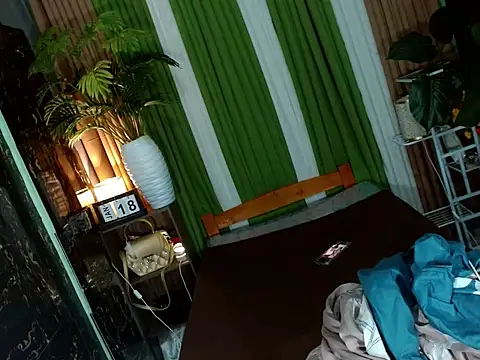 Queen_kendalx19 Adlı Modelin Canlı XXX Sohbeti