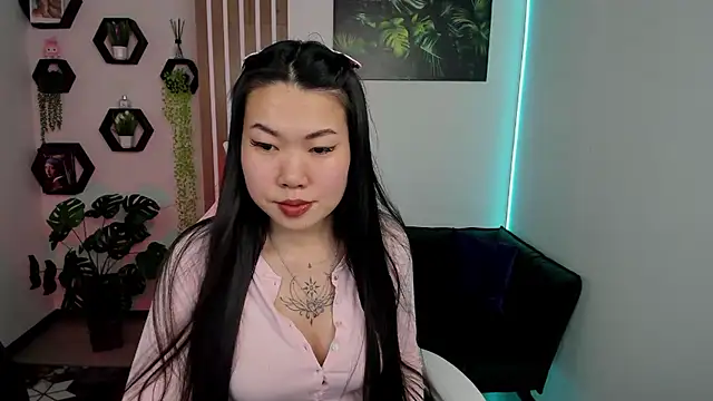 دردشة LunaPurrr الجنسية المباشرة