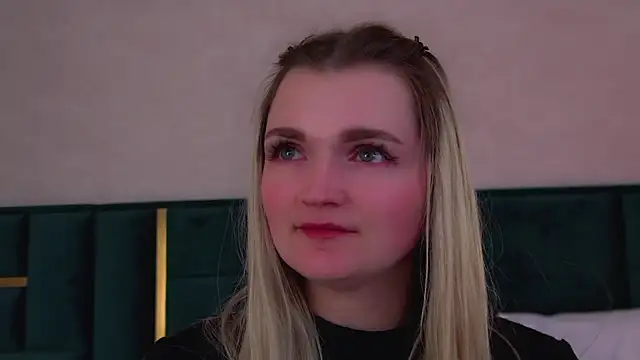 Онлайн чат XXX AnnyRaii