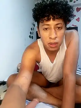 Varek_biglatin_dick 现场XXX聊天