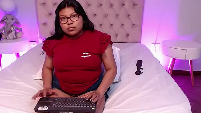 Kiri_Black_ Live XXX Chat